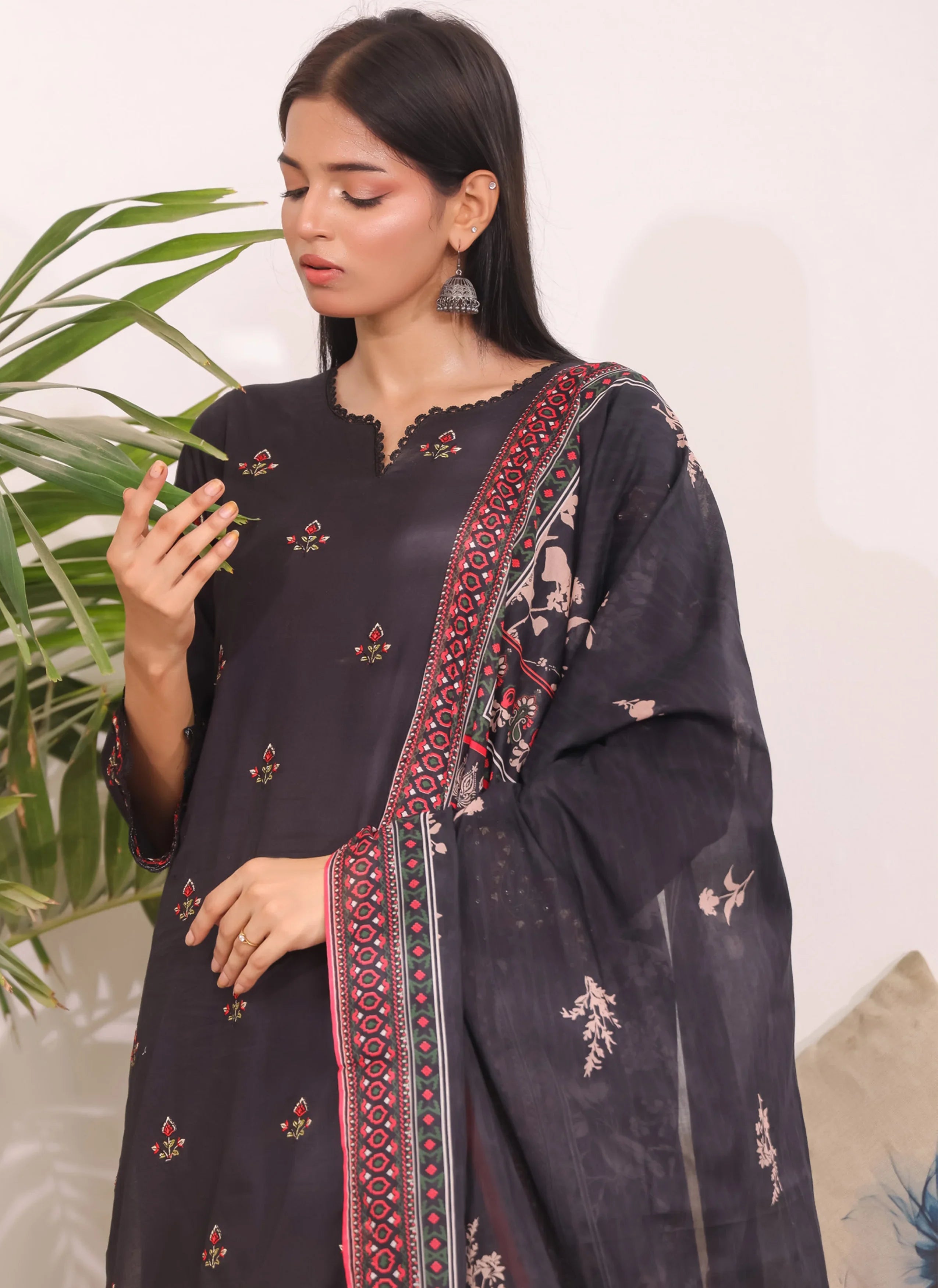 Luxury Embroidered Chicken Kari 3-Piece