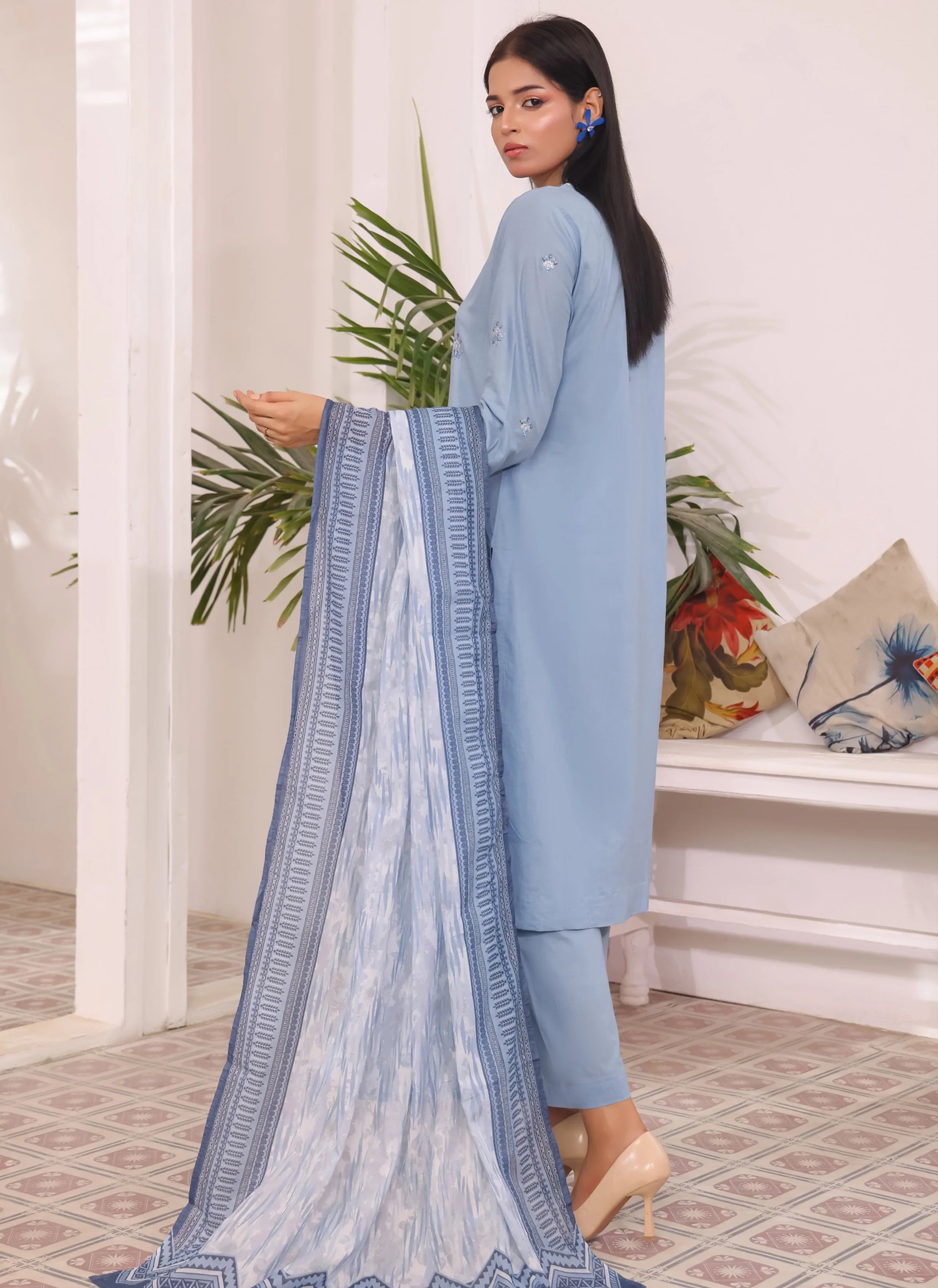 Luxury Embroidered Chicken Kari 3-Piece