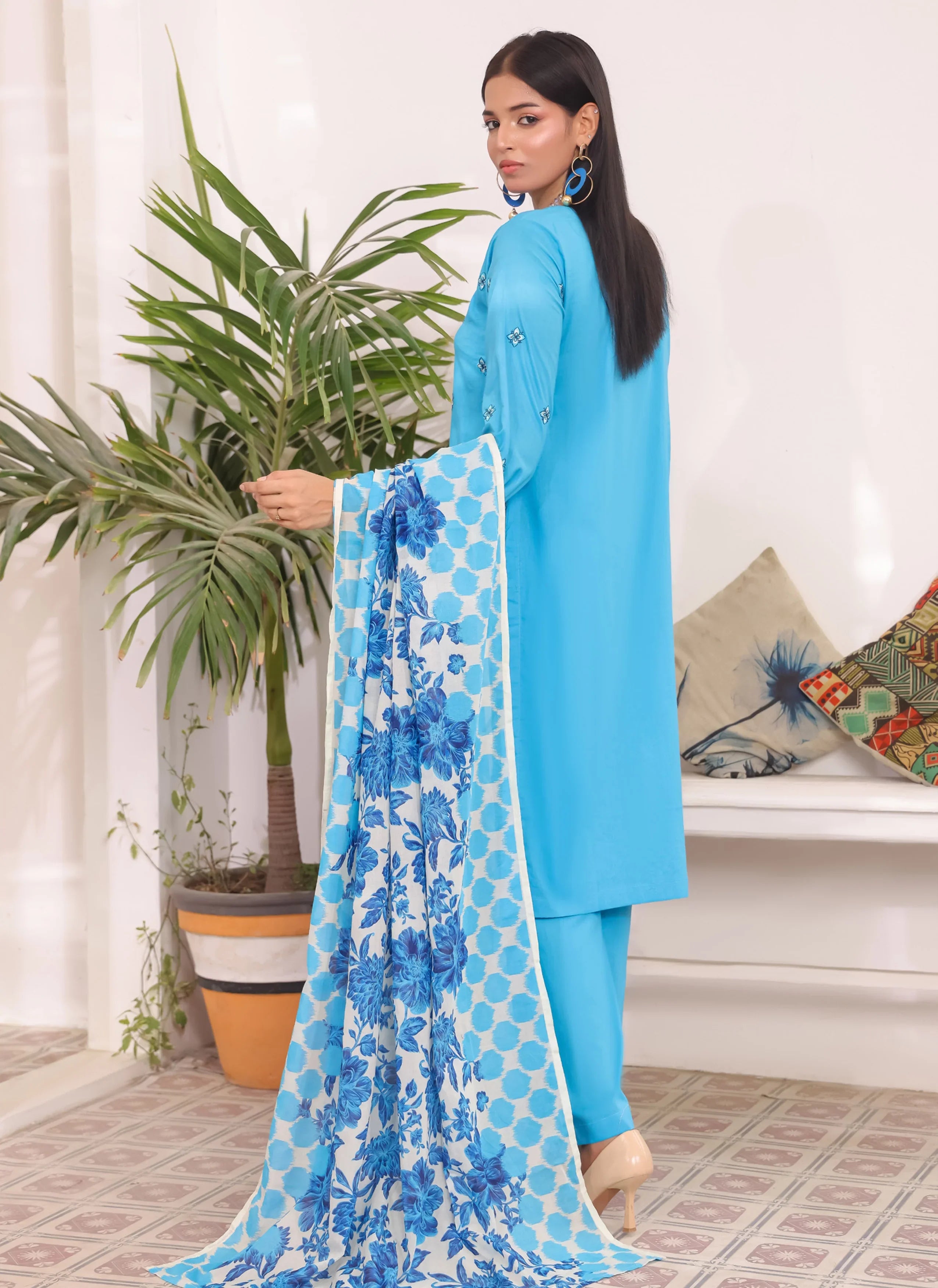 Luxury Embroidered Chicken Kari 3-Piece