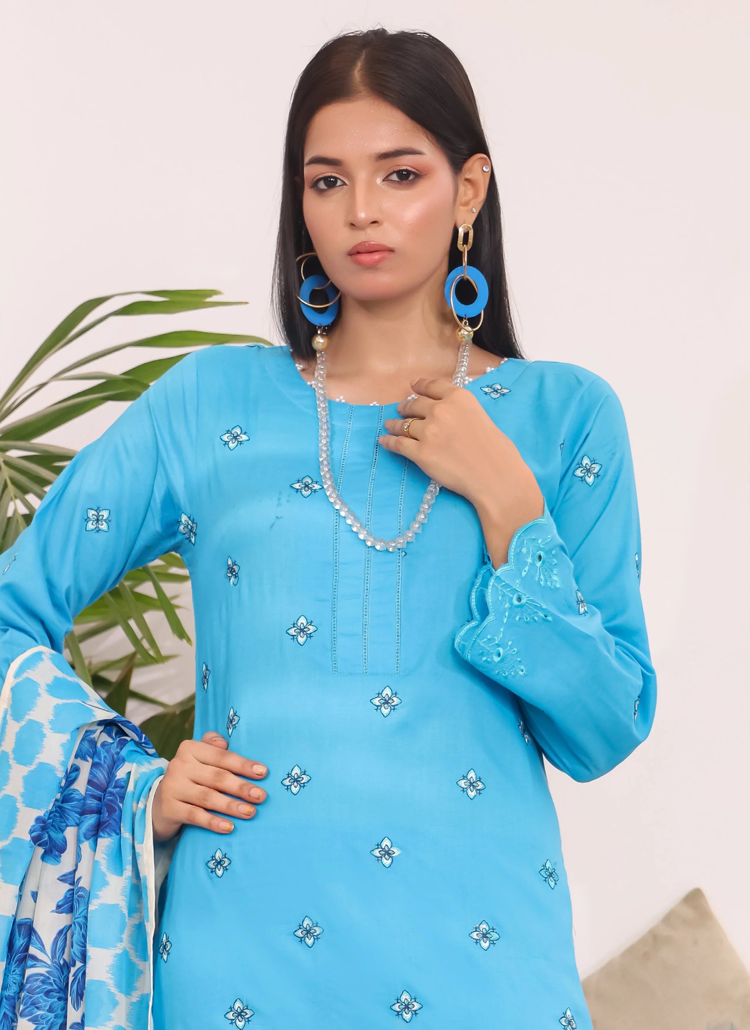 Luxury Embroidered Chicken Kari 3-Piece