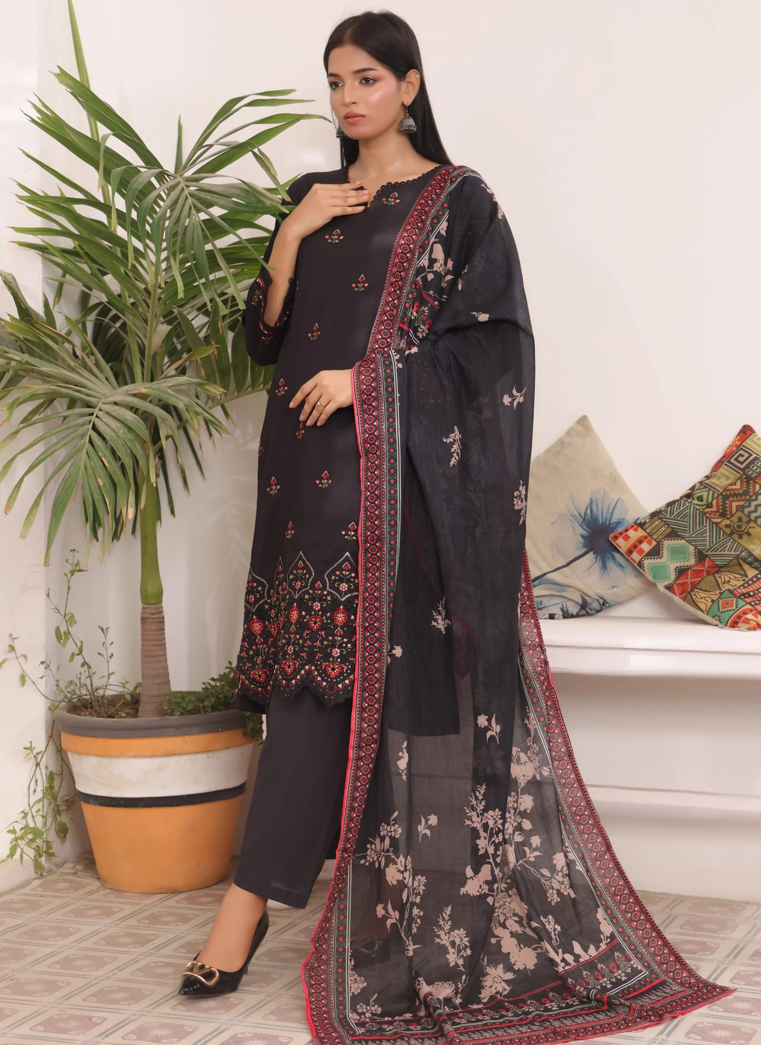Luxury Embroidered Chicken Kari 3-Piece