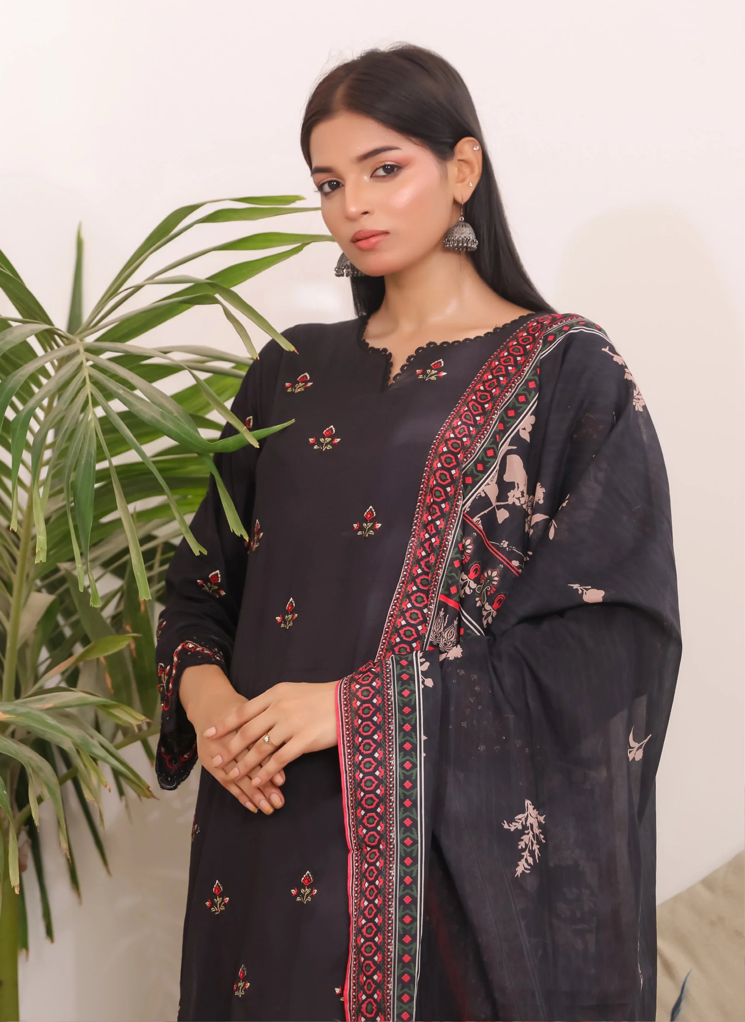 Luxury Embroidered Chicken Kari 3-Piece